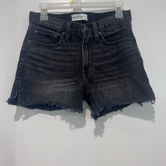 Abercrombie & Fitch Pants - Abercrombie and Fitch mid rise boyfriend Jean short